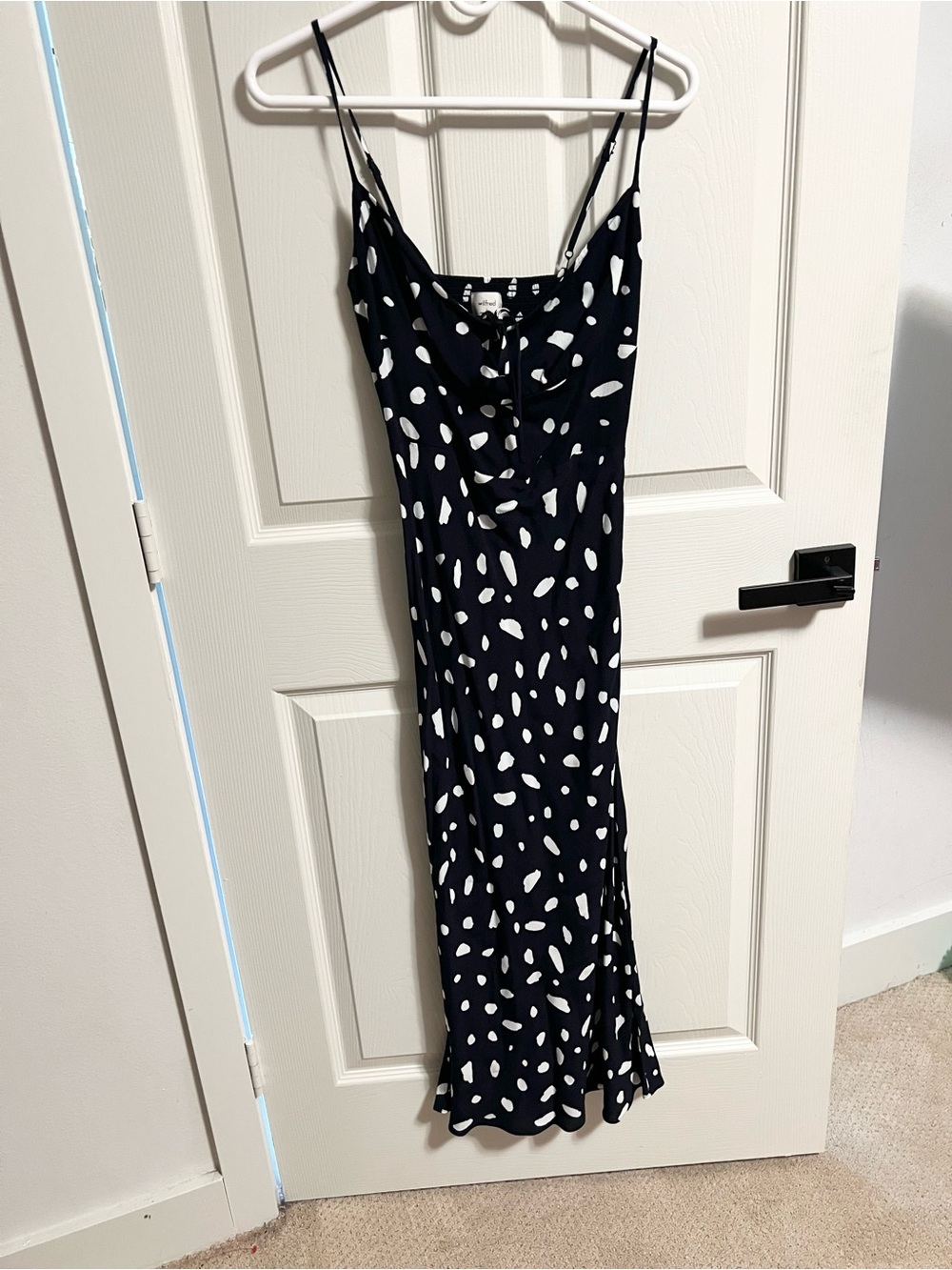 Aritzia Wilfred Bellow Dress - Picture 4 of 10